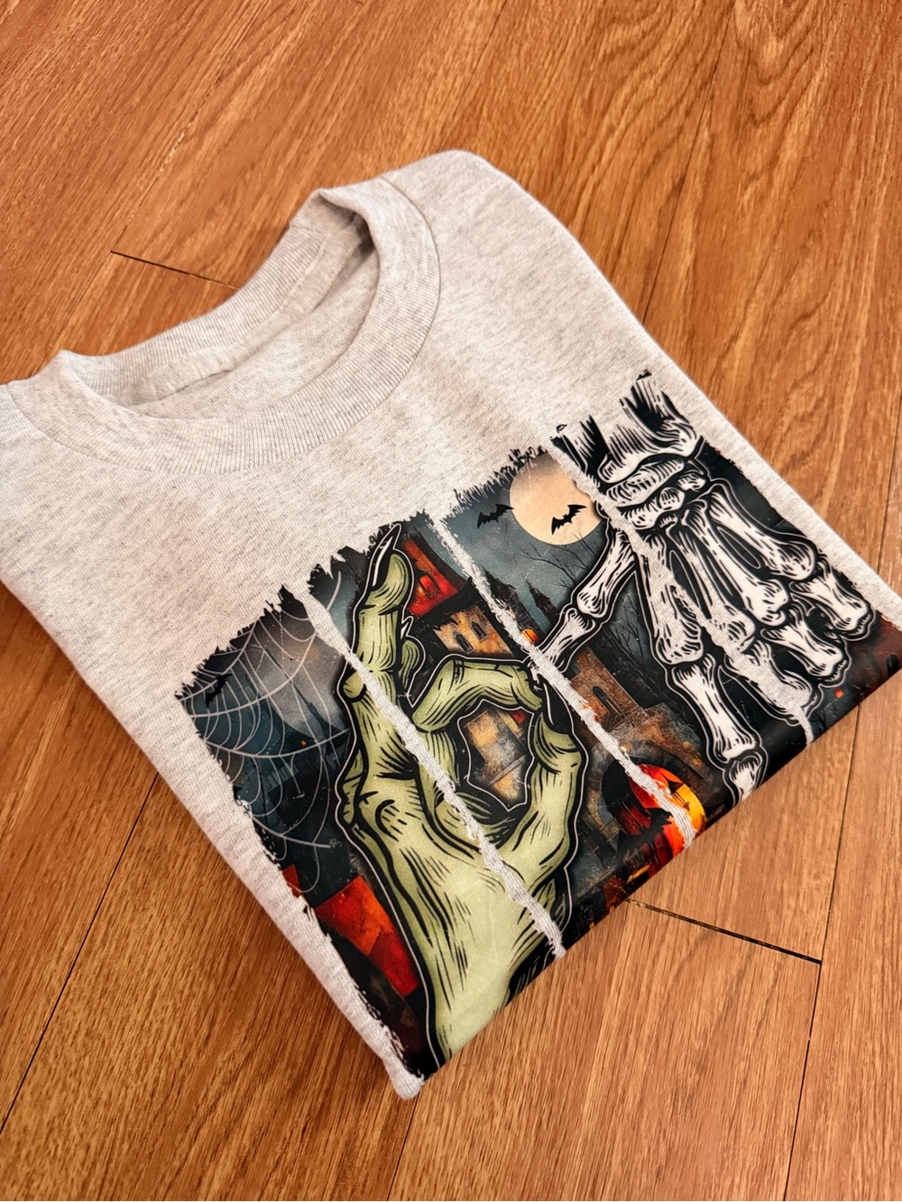 Youth XS Grey Graphic Halloween Crewneck Shirt